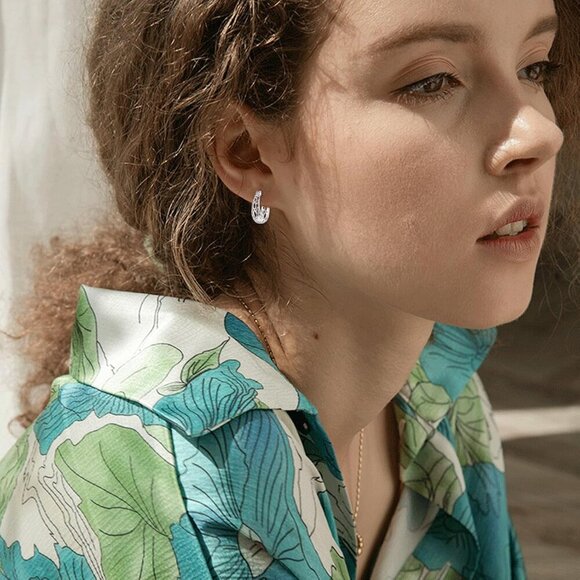 Women's Sterling Silver Hoop Earrings Looks Stylish - Picture 5 of 6